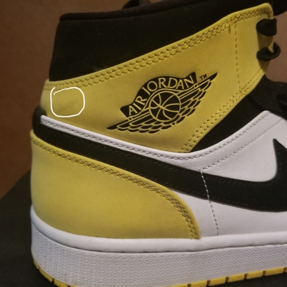 Air Jordan 1 Mid SE - Picture 4 of 6